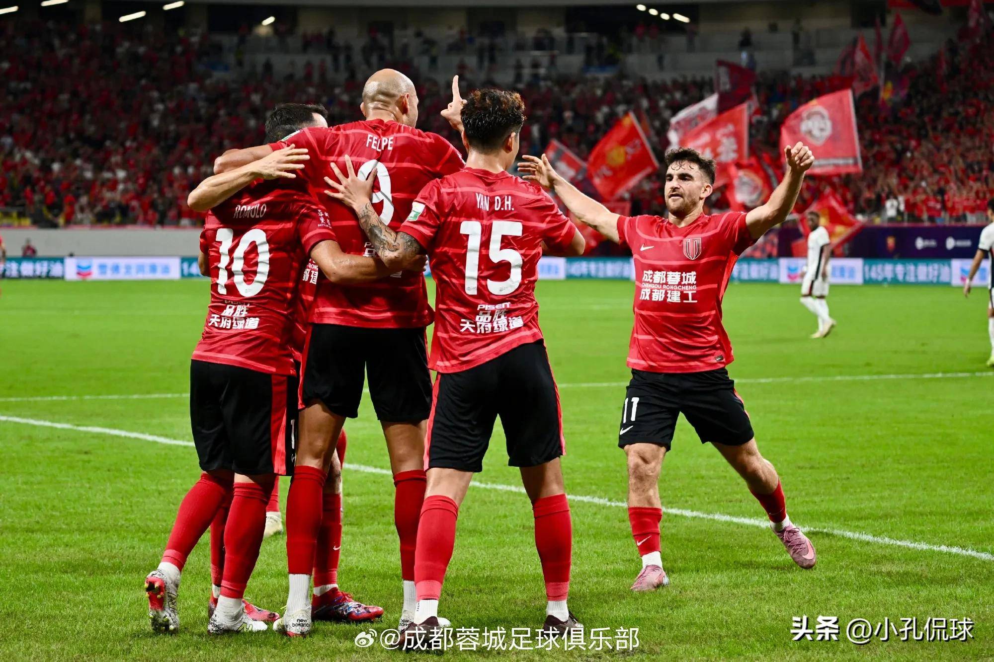 今夜体能课后；成都蓉城复出首秀备战全明星赛；球迷炸锅；阵容厚度经受考验