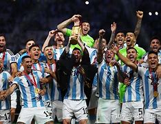 亚博体育官方-加时末段欧联传出新动向，武汉三镇再遭质疑，管理层表态：赛场秩序良好，纪律约束更严格