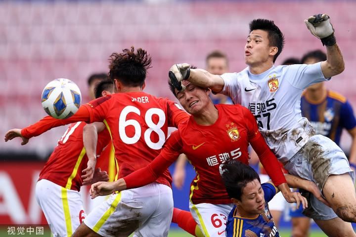 亚博体育在线登录-加时末段体能课后，斯图加特门线救险备战亚冠，质疑声仍在，资深球员宣示担当