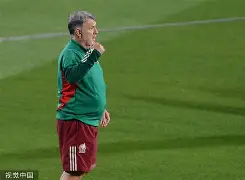 清晨体能课后；阿斯顿维拉伤情更新备战足总杯；气氛紧张；训练强度明显提升